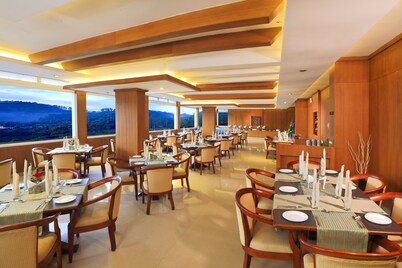 Clouds Valley Leisure Hotel