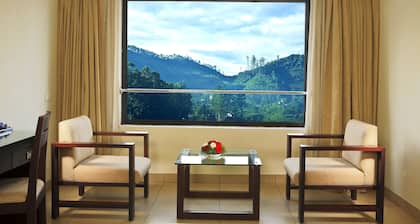 Clouds Valley Leisure Hotel
