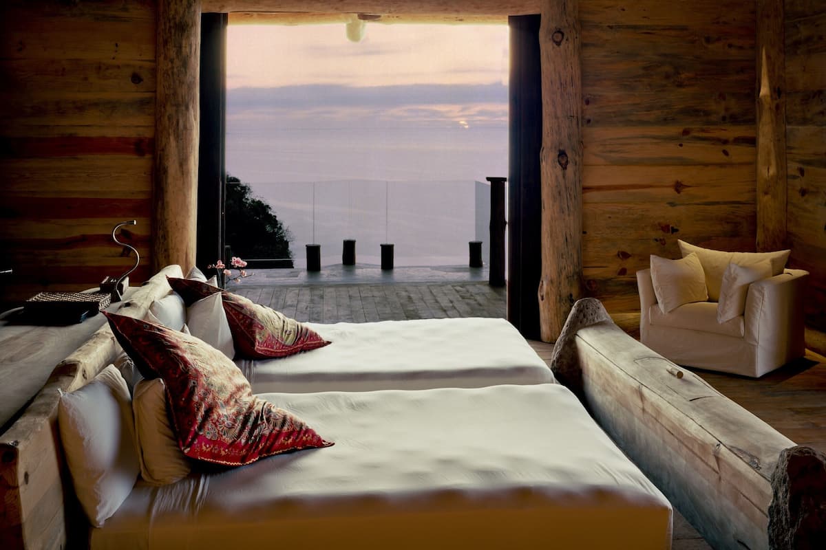 tree house (casa del arbol) | premium bedding, down duvets, minibar, in-room safe