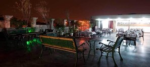 2 restaurantes, cocina asiática