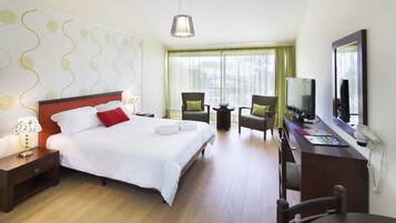 Hypo-allergenic bedding, in-room safe, iron/ironing board