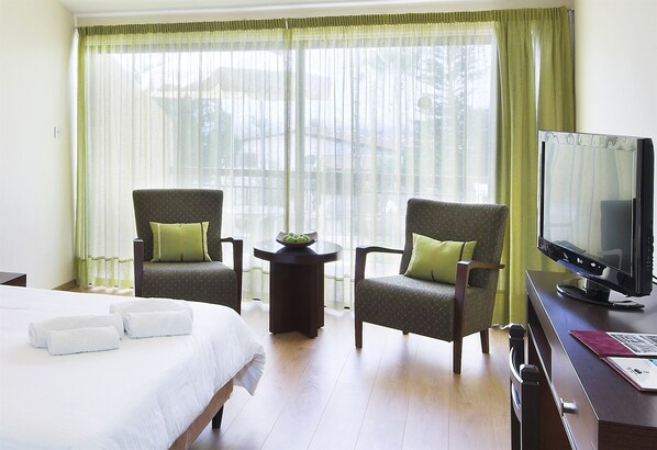 1 bedroom, hypo-allergenic bedding, in-room safe, iron/ironing board