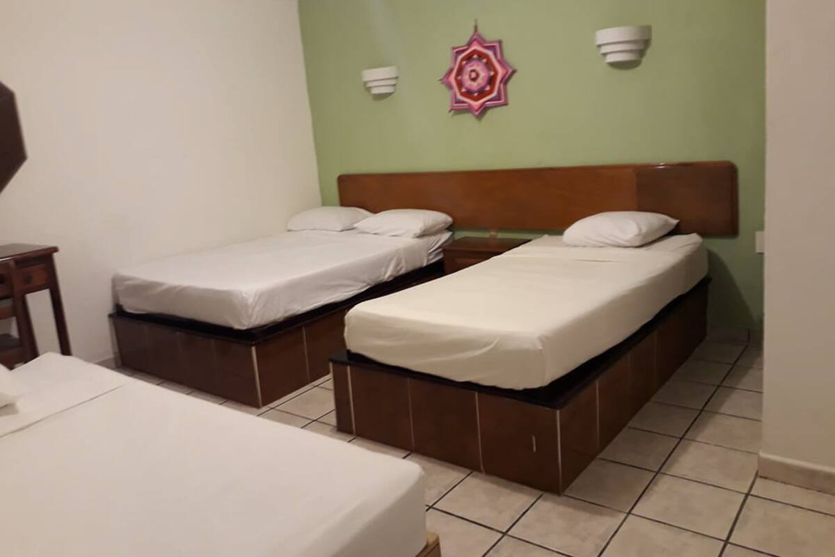 Minibar, iron/ironing board, free WiFi, bed sheets