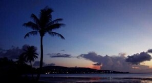 Beach nearby - Tamuning Plaza Hotel (Tamuning)