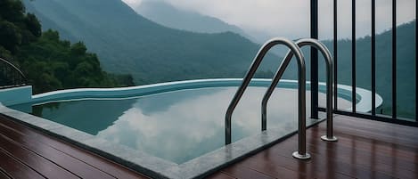 Piscina all'aperto, ombrelloni da piscina, lettini
