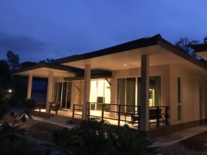 Vila superior, 2 quartos | Roupas de cama premium, camas Select Comfort, cofres nos quartos