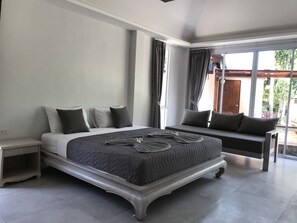 Villa superior, 1 habitación, vistas al jardín | Ropa de cama de alta calidad, colchones Select Comfort, caja fuerte