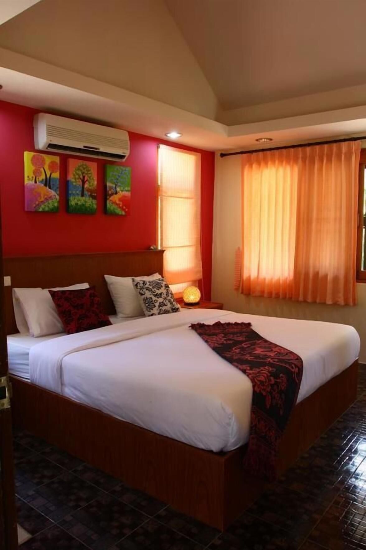 Premium bedding, Select Comfort beds, in-room safe