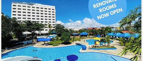 2 piscinas al aire libre