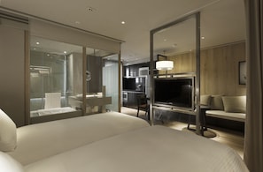 Full-size fridge, microwave, electric kettle, rice cooker - Gloria Residence (Taipei)