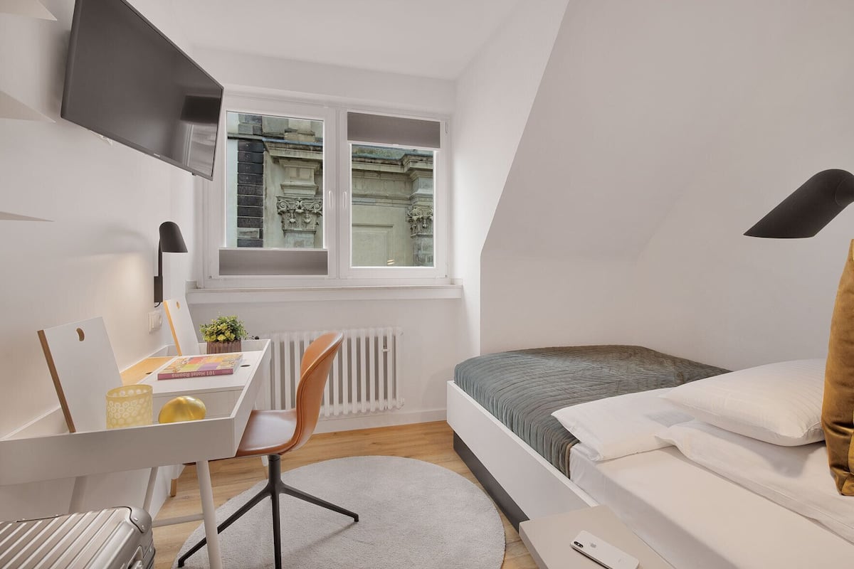 Business Single Room