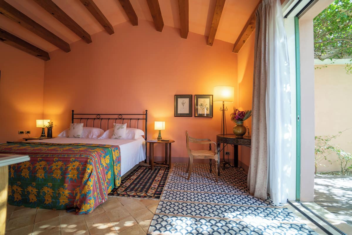 double room, dépendance | premium bedding, minibar, in-room safe, individually decorated