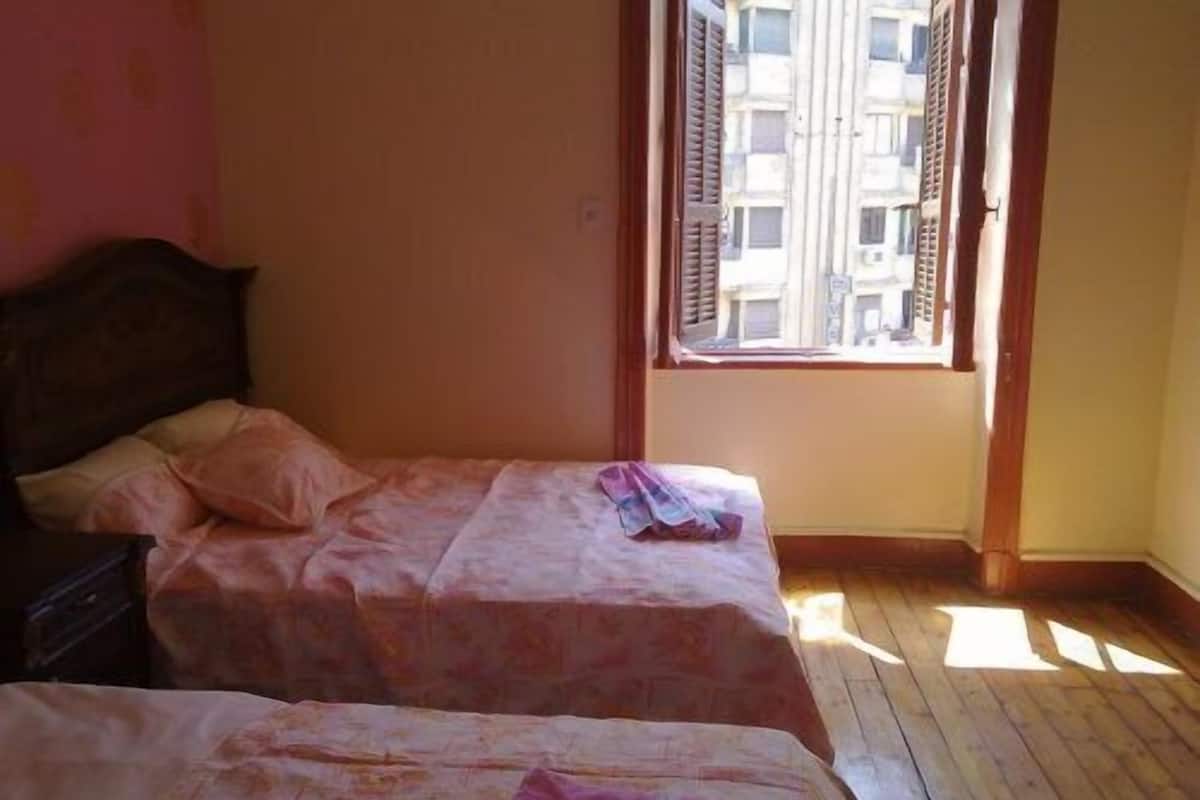 Standardzimmer, 1 Doppelbett, mit Bad | Bettwäsche aus ägyptischer Baumwolle, hochwertige Bettwaren