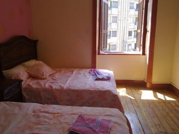 Standardzimmer, 1 Doppelbett, mit Bad | Bettwäsche aus ägyptischer Baumwolle, hochwertige Bettwaren