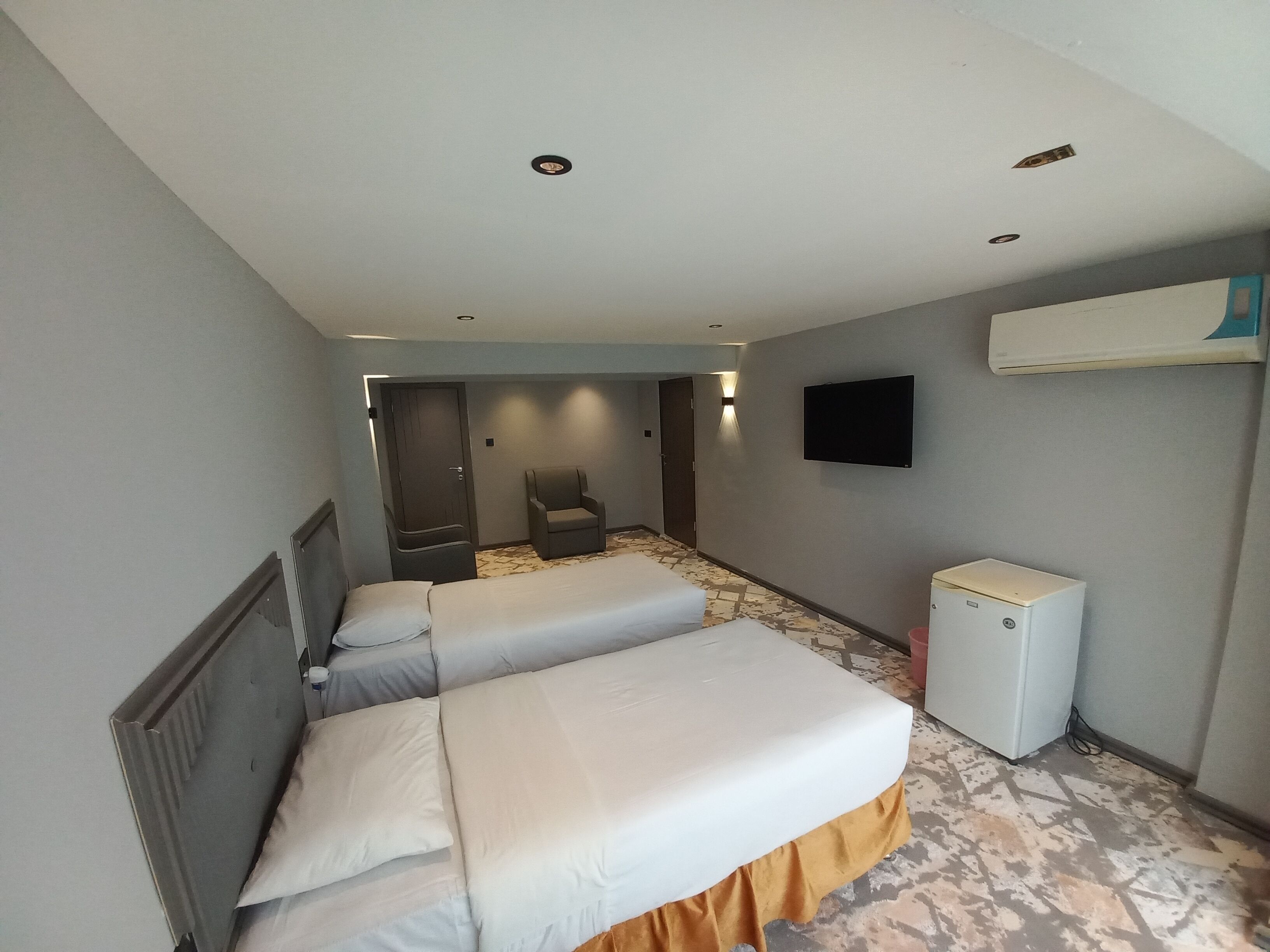standard twin room | free wifi, bed sheets