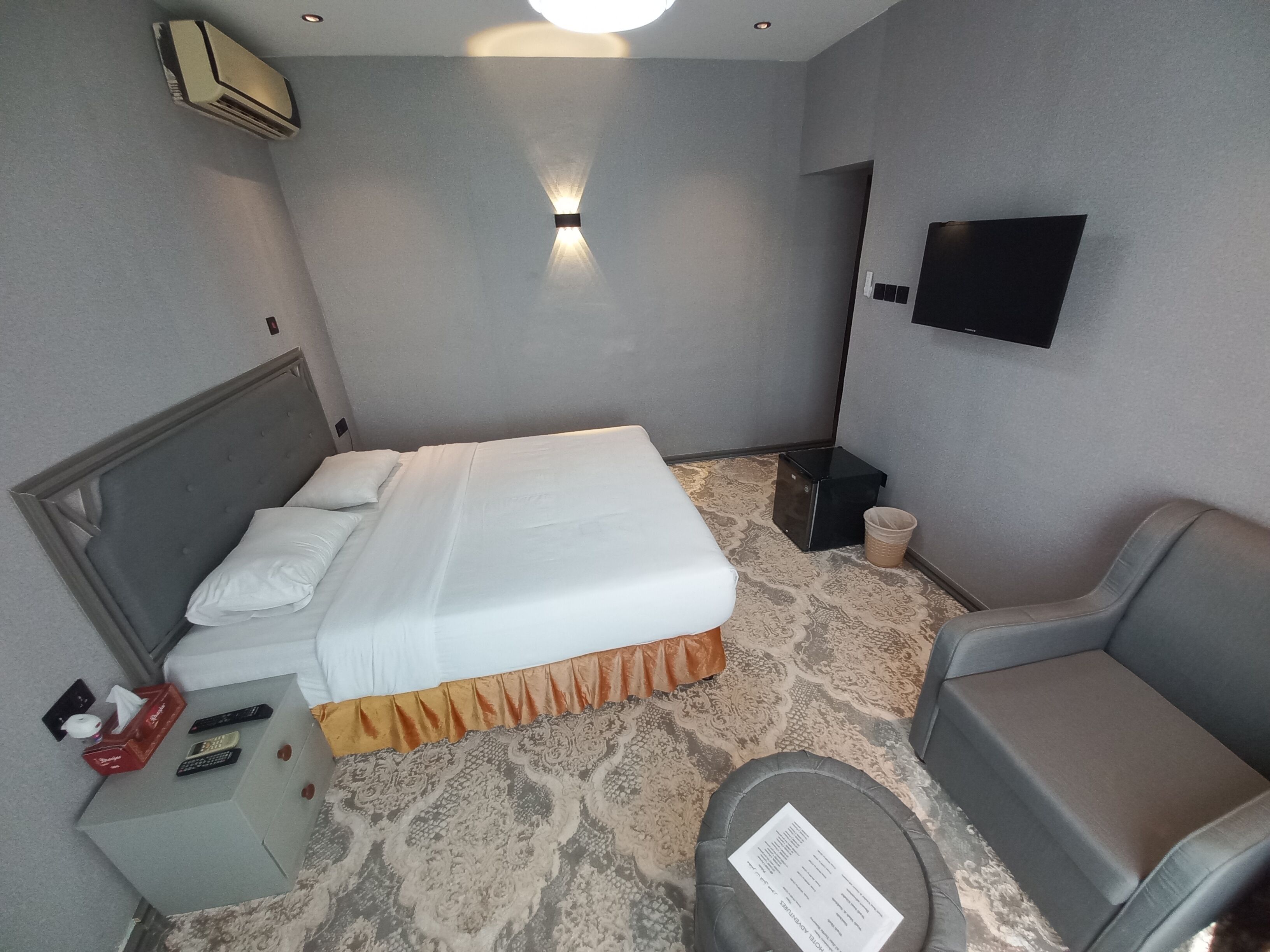 free wifi, bed sheets