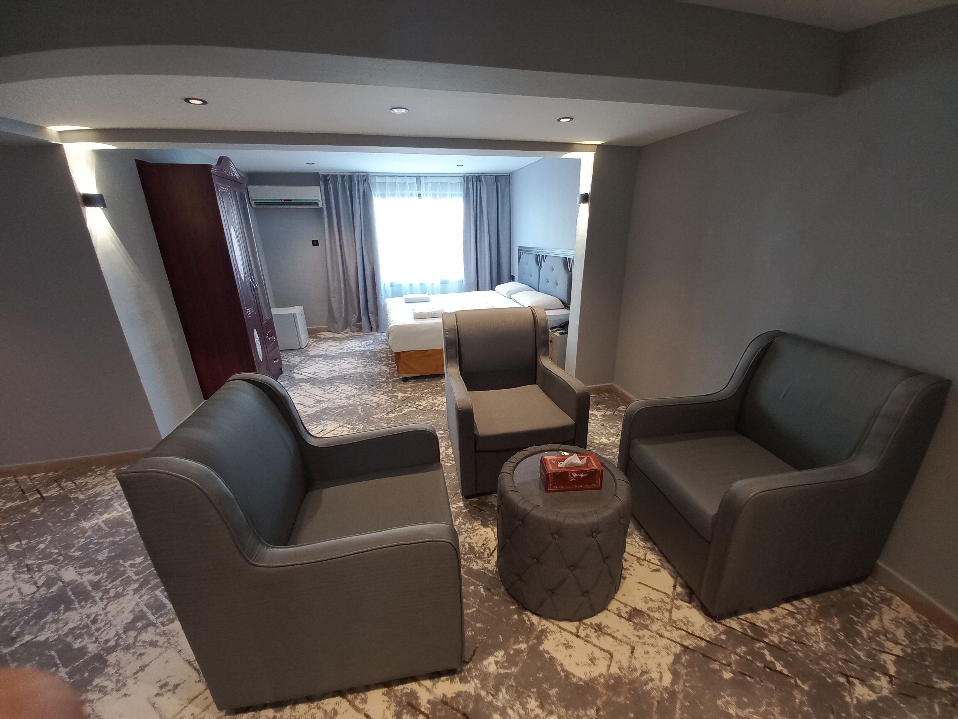 family room | free wifi, bed sheets