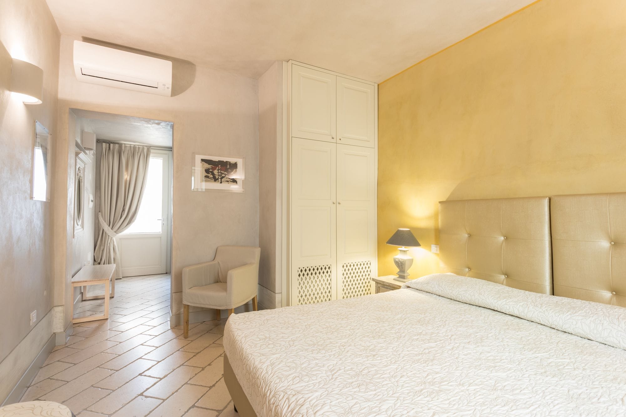 double room, annex building (40 mt. from the main building) | 1 bedroom, premium bedding, minibar, in-room safe