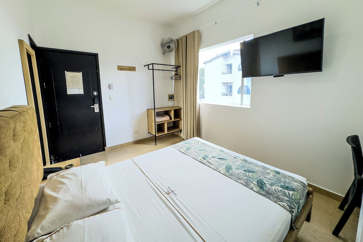 Tweepersoonskamer | Een kluis op de kamer, gratis wifi, beddengoed