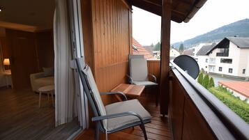 Basic-Suite, 1 Schlafzimmer, Balkon, Bergblick | Blick vom Balkon