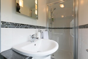 Porthminster | Individually decorated, individually furnished, iron/ironing board - The Nook (St Ives)