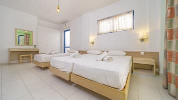 Studio Standard | Surmatelas, rideaux occultants, fer et planche à repasser, Wi-Fi gratuit