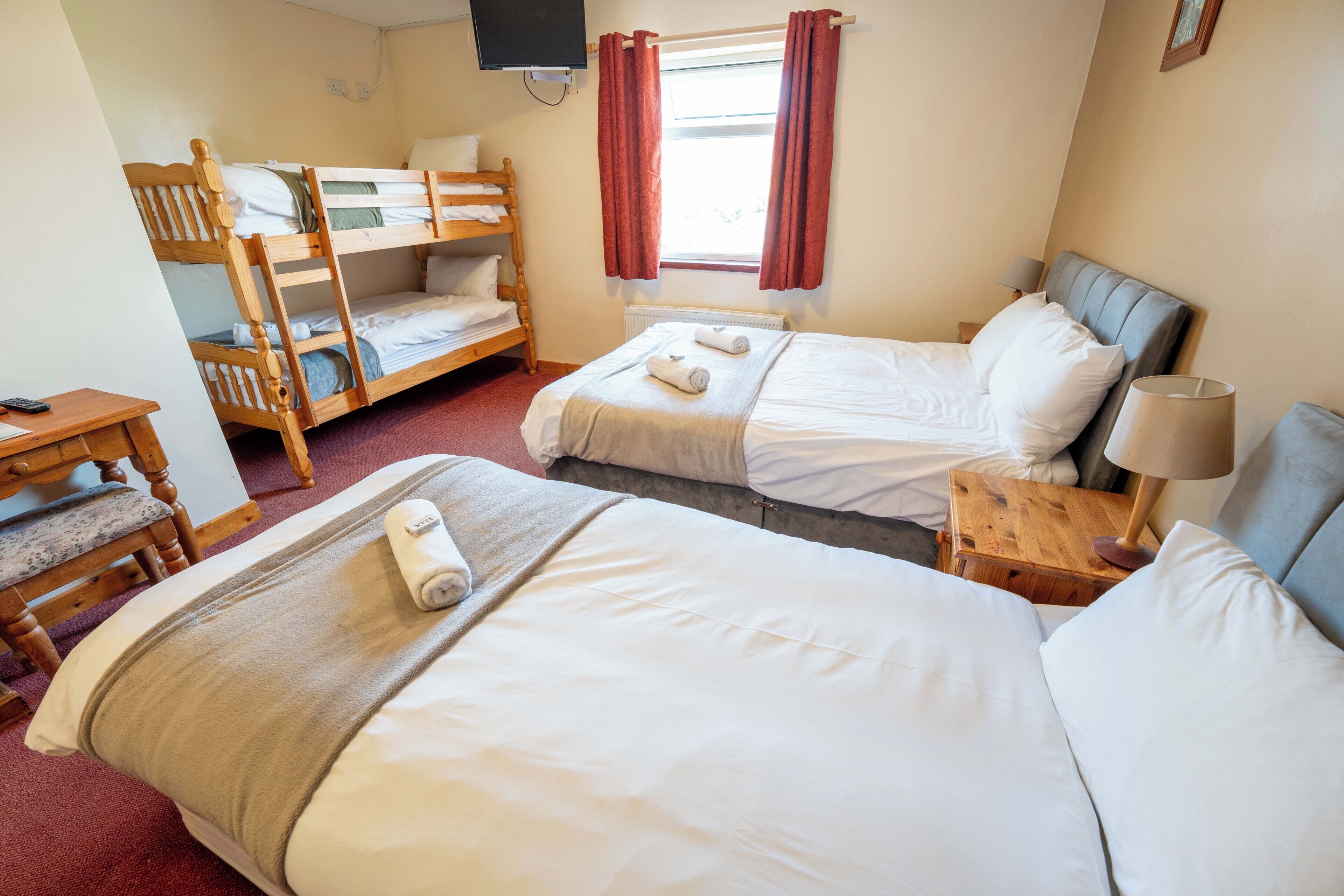 Family Room, Ensuite, Sea View | Premium bedding, pillowtop beds, desk, iron/ironing board