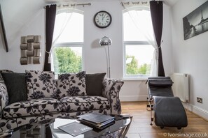 Leilighet, eget bad (Top floor)