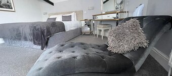 The Whittington & Cat