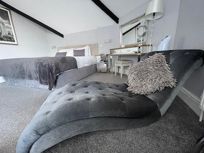 The Whittington & Cat