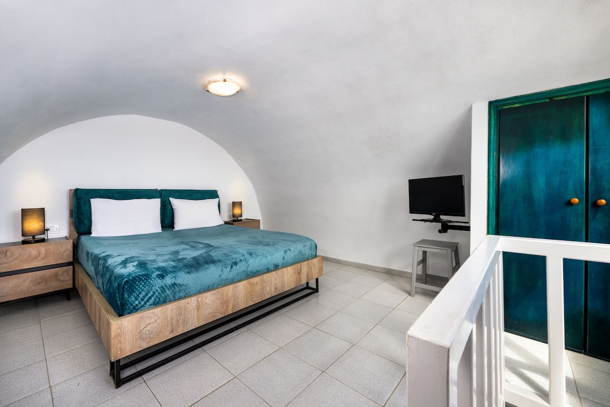 Honeymoon Duplex | 1 bedroom, Egyptian cotton sheets, premium bedding, memory foam beds