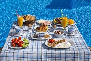 Restaurant - Honeymoon Beach Studios (Santorini)
