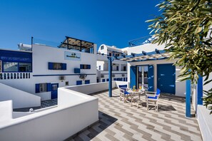 Honeymoon Suite, Beach View | Terrace/patio - Honeymoon Beach Studios (Santorini)