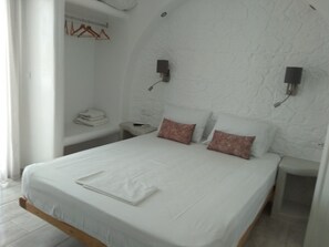 أسرّة أطفال/رضّع (مجانًا) وواي فاي مجانًا وملاءات أسرّة