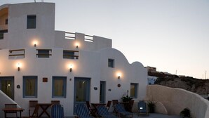 Outdoor pool - Villa Murano (Santorini)