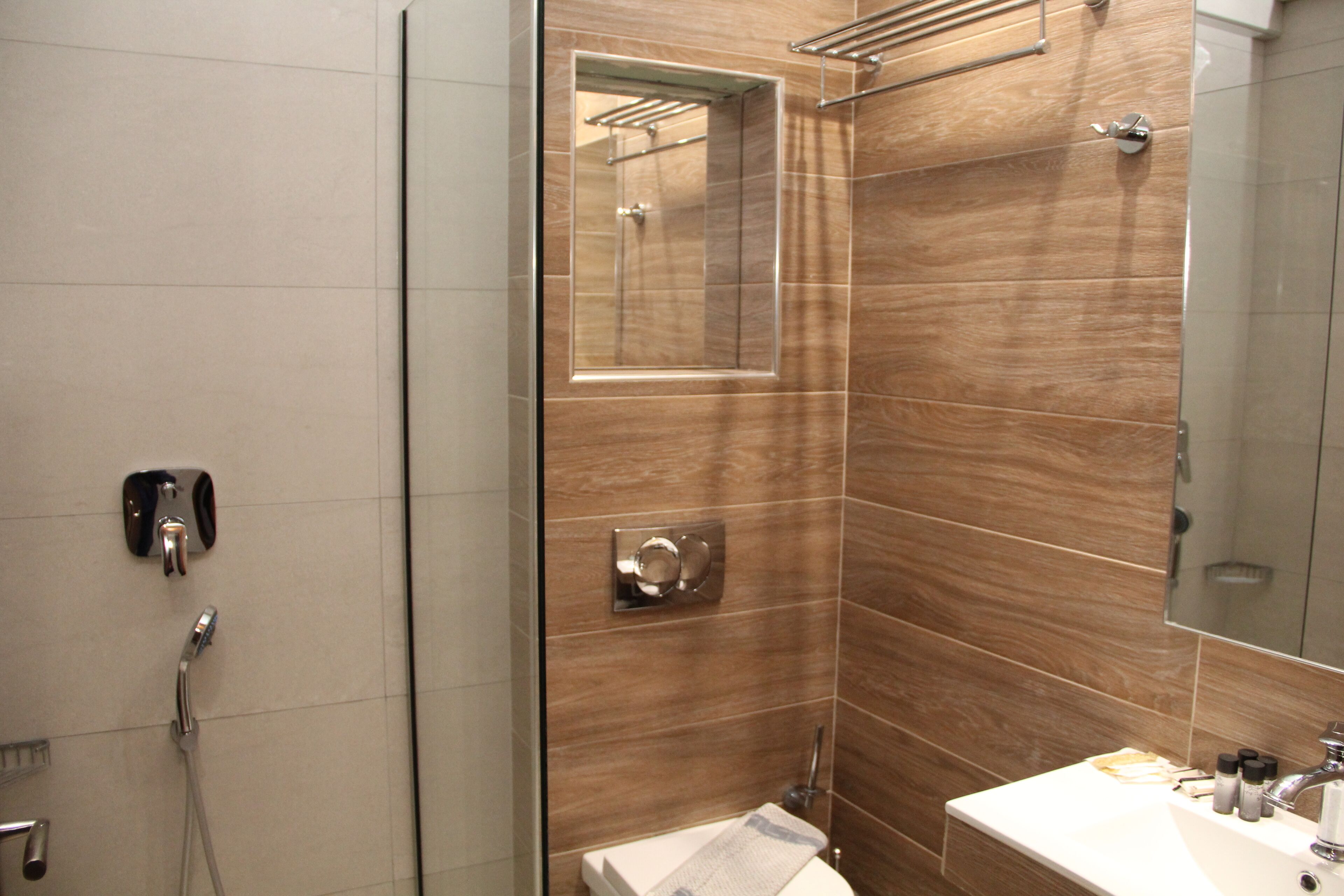 deep-soaking bathtub, free toiletries, hair dryer, towels