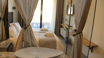 Standard Double Room | Minibar, in-room safe, soundproofing, free WiFi