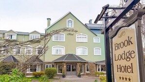 A building with a sign reading 'Brook Lodge Hotel.' - Brook Lodge Boutique Hotel (Killarney)