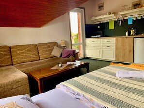 Estudio | Caja de seguridad en la habitación, escritorio y insonorización 