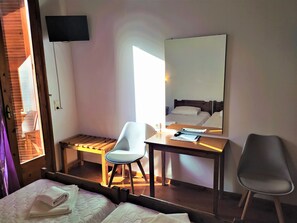 Hypo-allergenic bedding, Select Comfort beds, desk, soundproofing - Diporto (Chania)