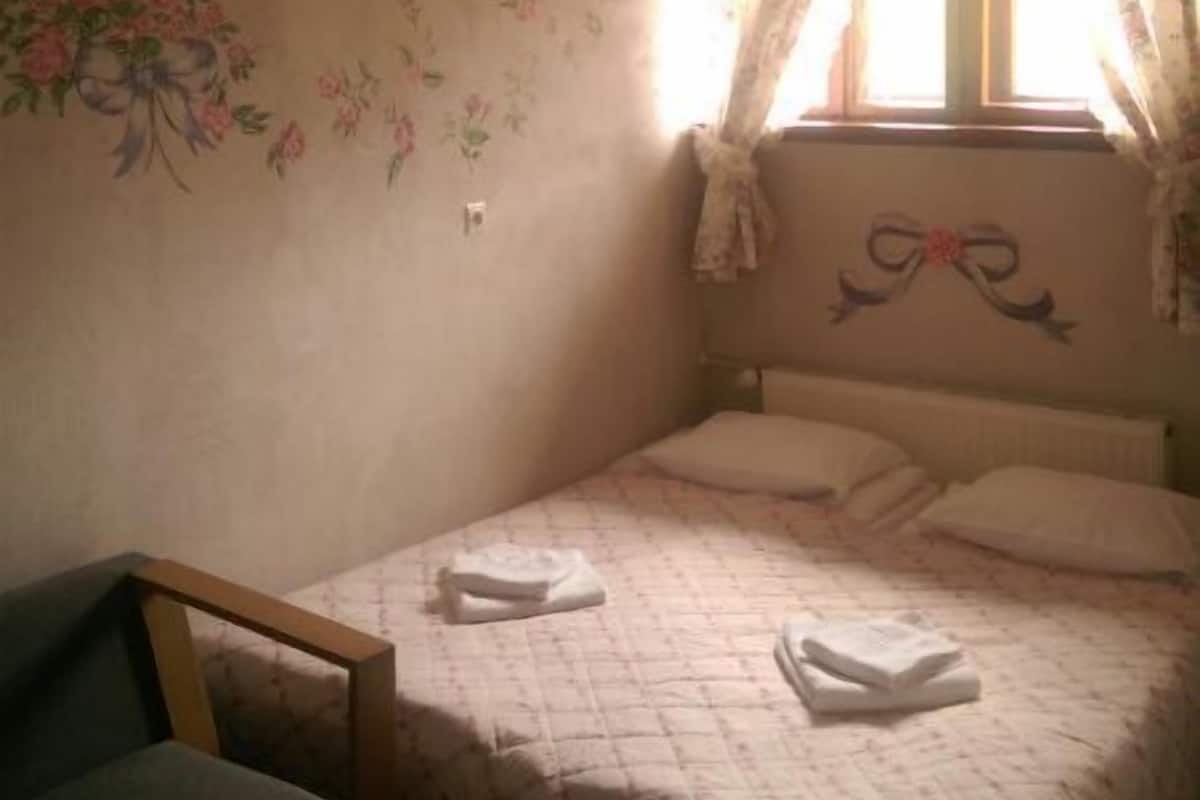 Individually decorated, individually furnished, soundproofing, free WiFi