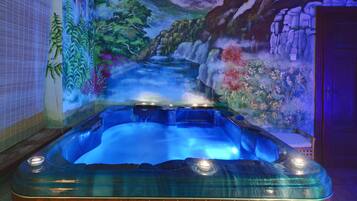 Sauna, hot tub, massages