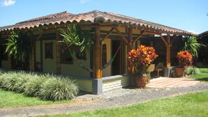 Triple Room | WiFi (free) - Finca La Marsellesa (Armenia)