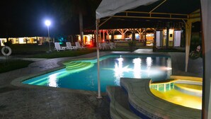 Outdoor pool - Finca La Marsellesa (Armenia)
