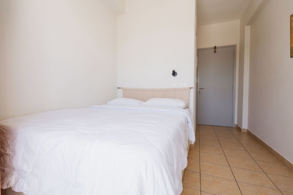Standard Room | Pillow-top beds, free WiFi