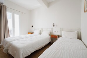 Standard Triple Room | Pillowtop beds, free WiFi - Margarita Rooms (Ios)