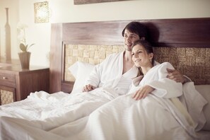 套房, 1 張特大雙人床 | 高級寢具、迷你吧、房內夾萬、熨斗/熨衫板