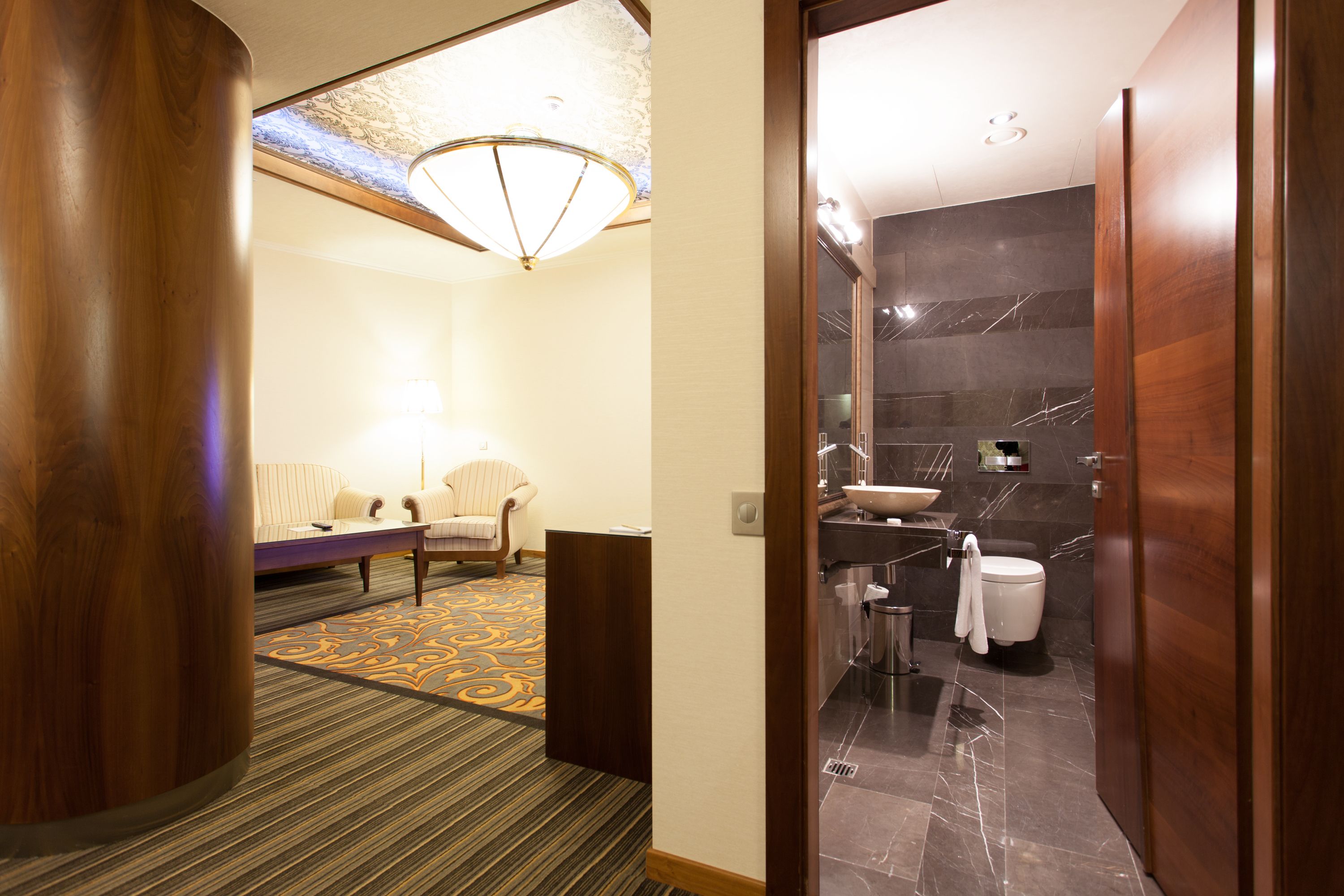 suite | egyptian cotton sheets, premium bedding, minibar, in-room safe