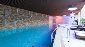 Piscine intérieure
