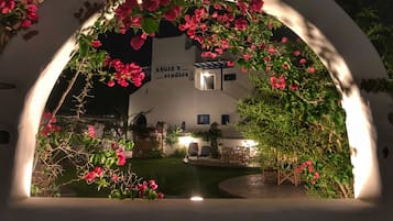 Utsikt mot innergård